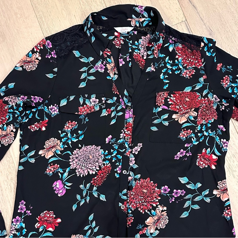 Candie’s Black blouse with floral print